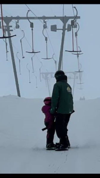 English-speaking skiing instructors