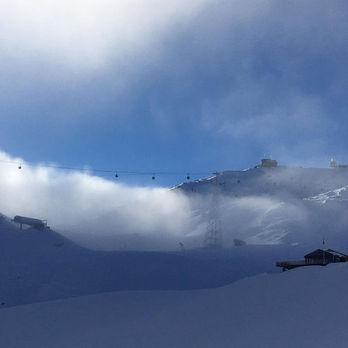 fun and safe ski lessons Swiss Alps