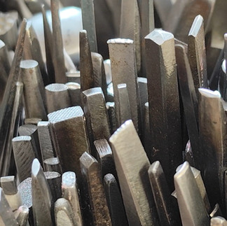 ciselure en repoussé papillon de nuit