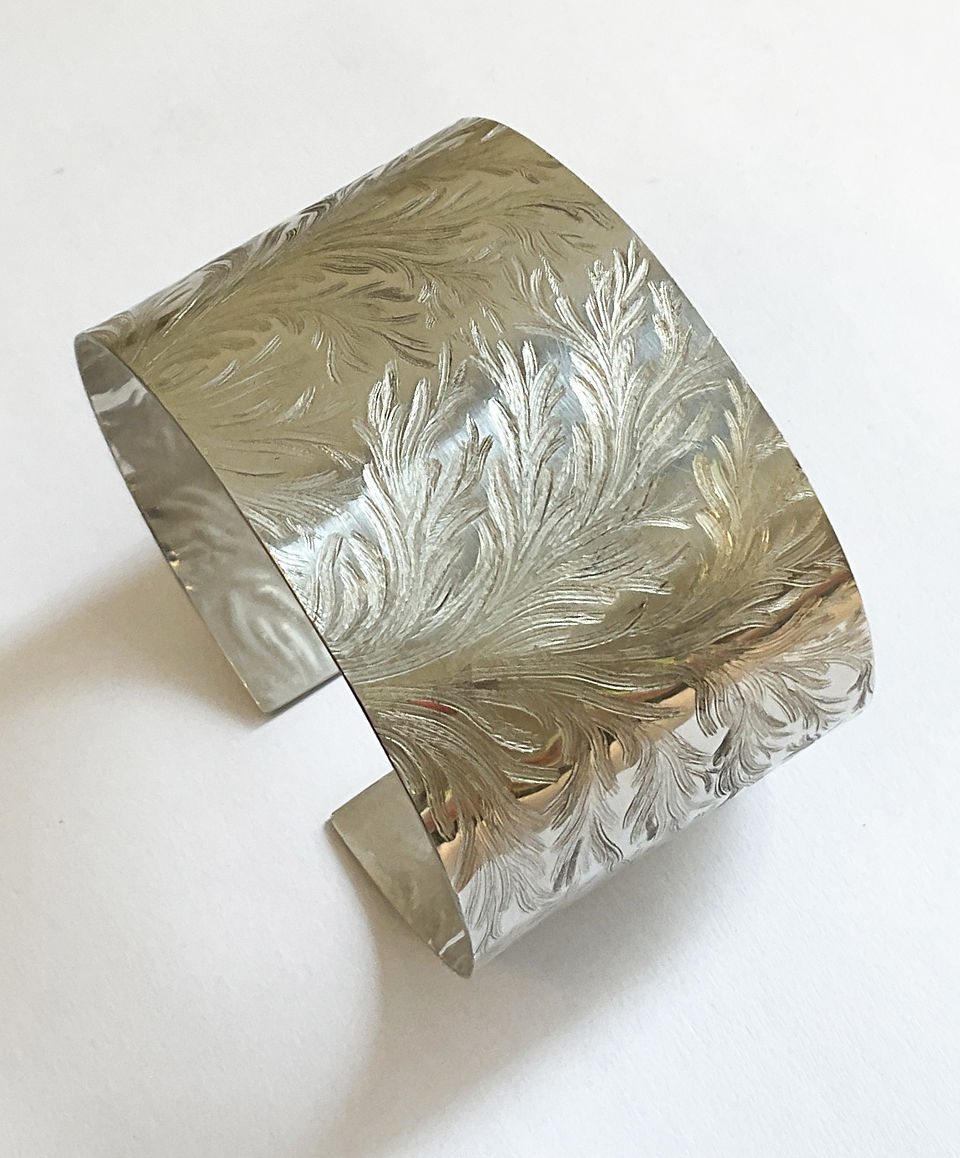 manchette ciselée en argent feuilles d'acanthes