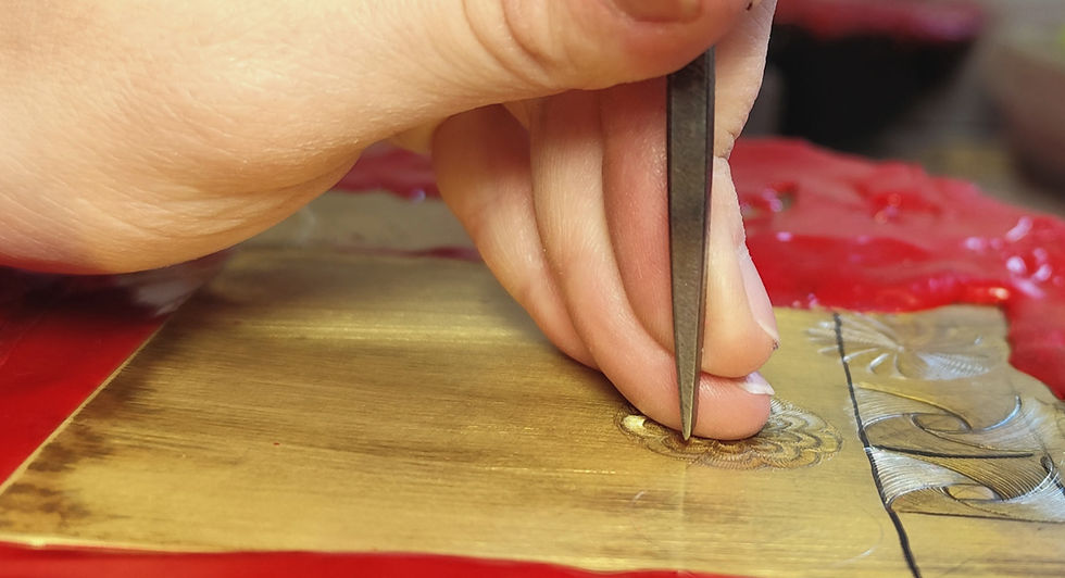 ciselure d'un motifs géométrique sur-mesure