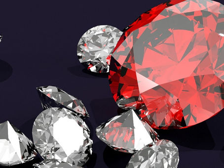 Diamant rouge et diamants blancs