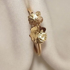 bague ciselé duo de coquelicots en or