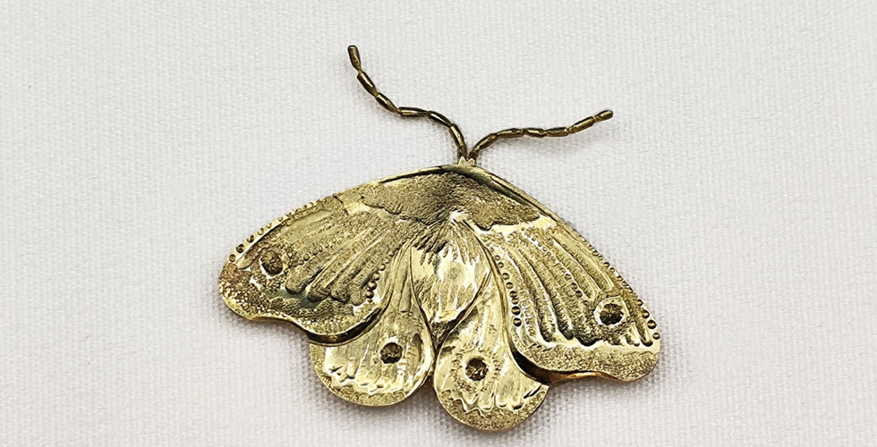 bague en or ciselé de deux coquelicots