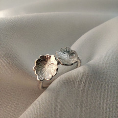 pendentif plume en argent ciselé 