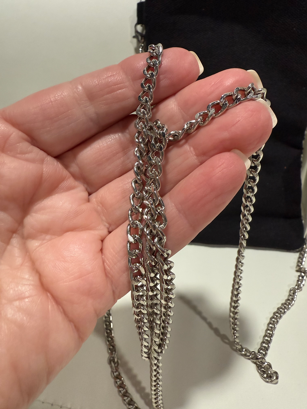 Thumbnail: Kay Lee Handcrafted Beaded Phone Purse