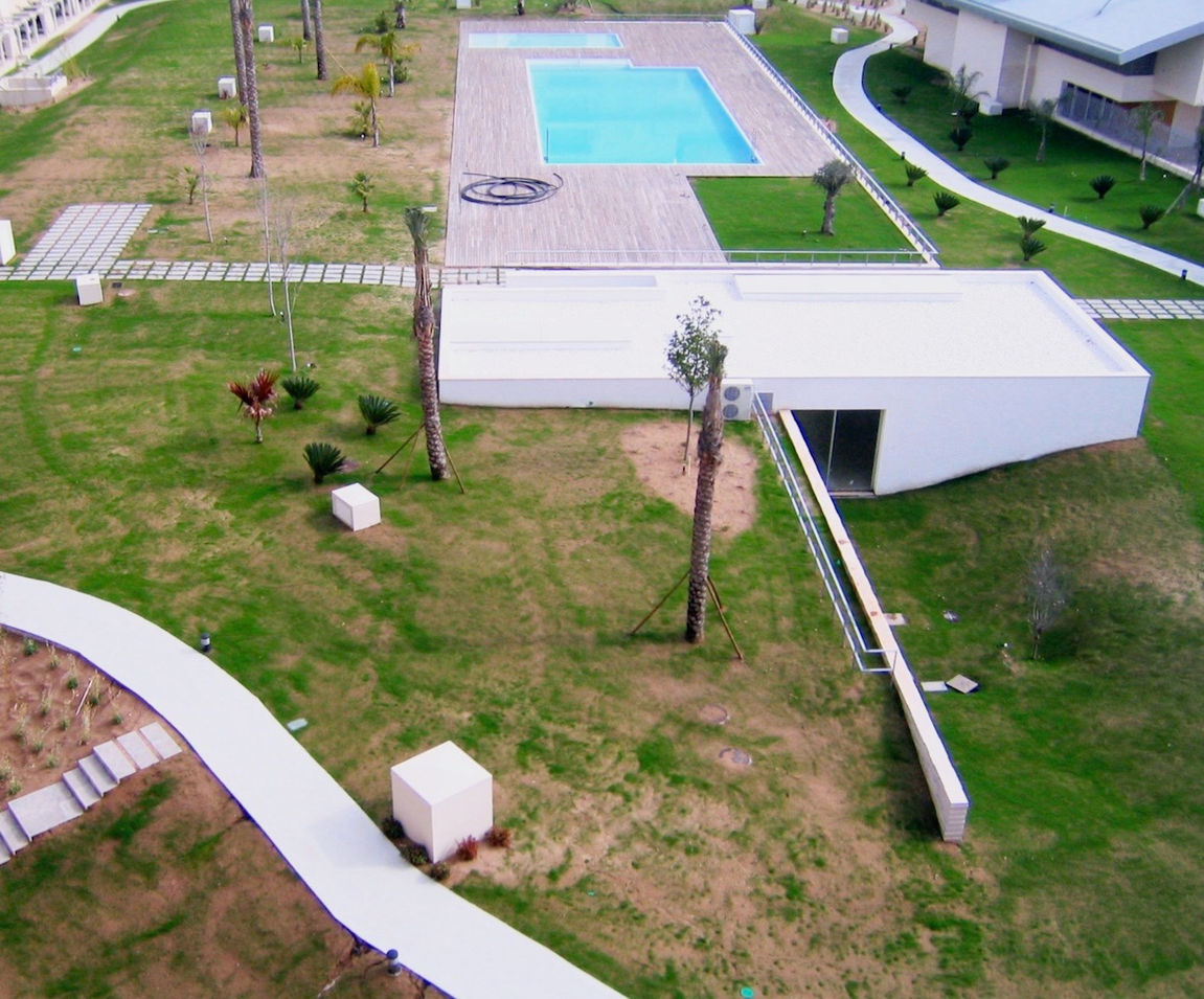 HEALTH CLUB + PISCINA