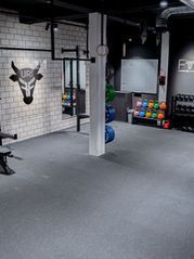 Kursraum mit Platz für Group-Fitness-Kurse