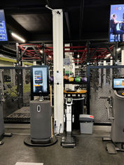 EGYM-Geräte mit digitaler Anzeige für smartes Krafttraining