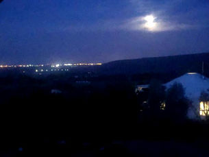 האור שניצת, מתוך ליבת החשכה