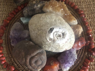 מתנת הצלילה פנימה למעמקי האדמה, של לבנת טבת האפלה