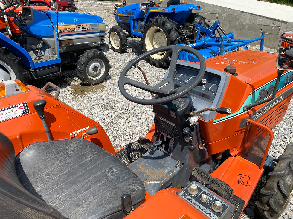 Miniatură: KUBOTA L1-225