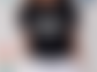 You hardly know her well I know her super well and we make out all the time shirt