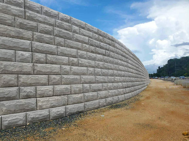 muro de contencion con bloques prefabricados en aguadilla