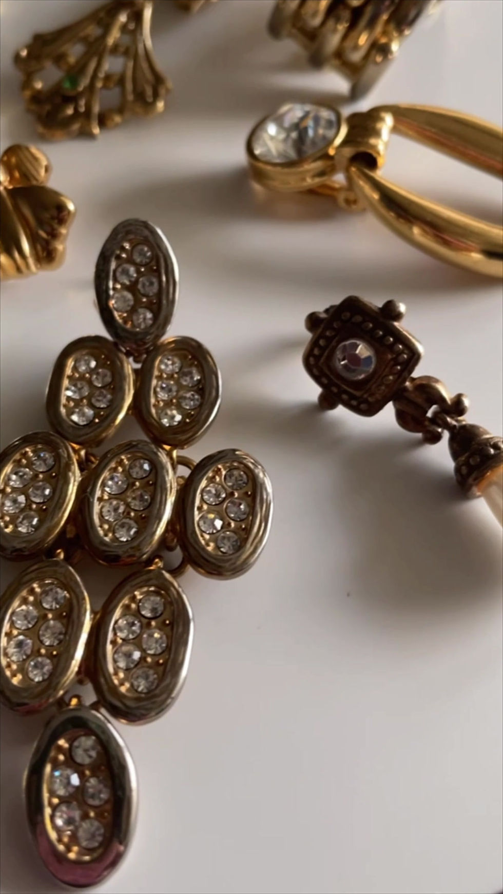 Thumbnail: Jennifer Lopez dangle earring