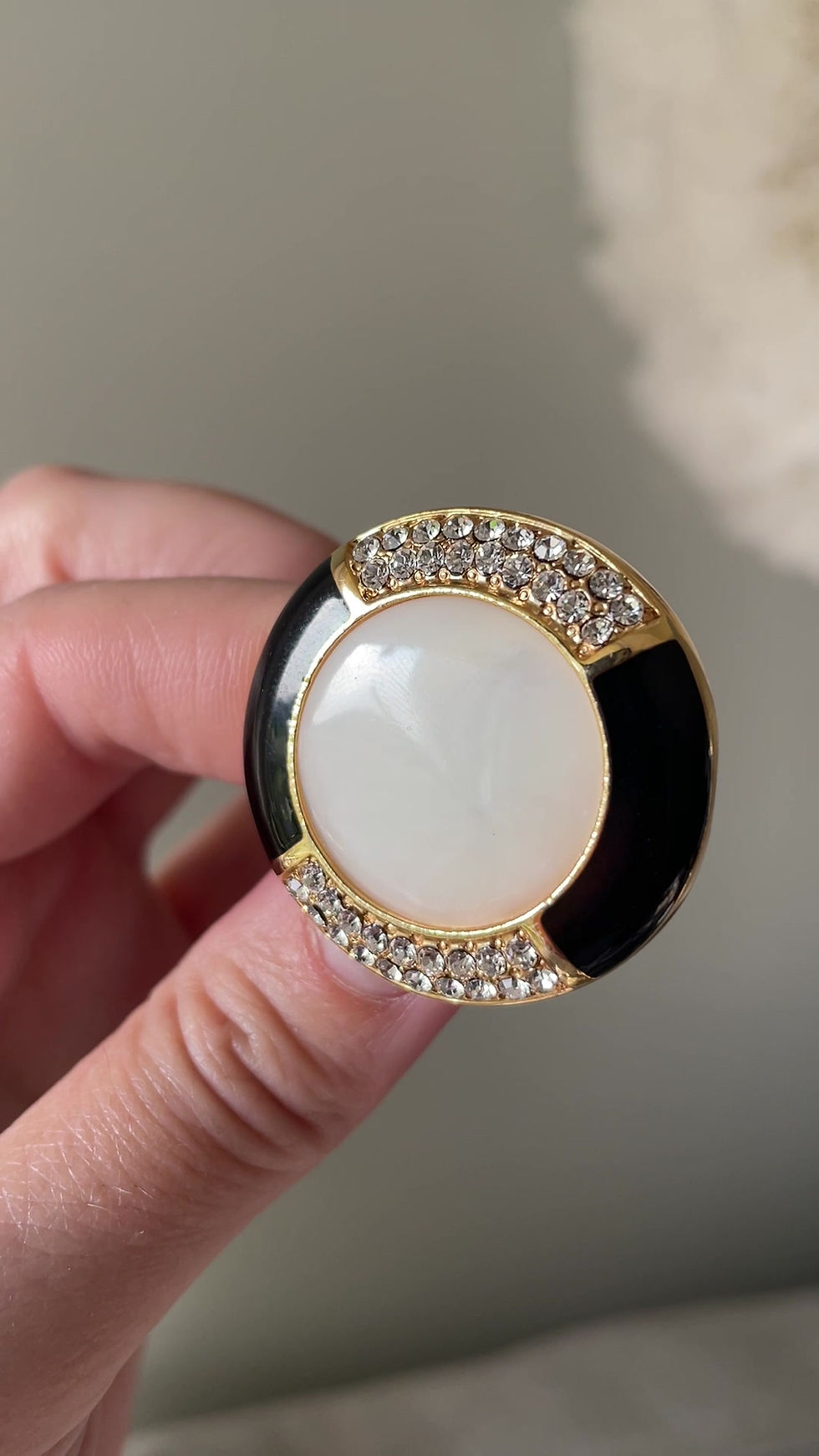 Thumbnail: Mother of Pearl Brooch