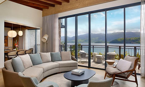 cliff-house-panoramic-suite-2.jpg_impolicy=crop&cw=5000&ch=2992&gravity=NorthWest&xpositio