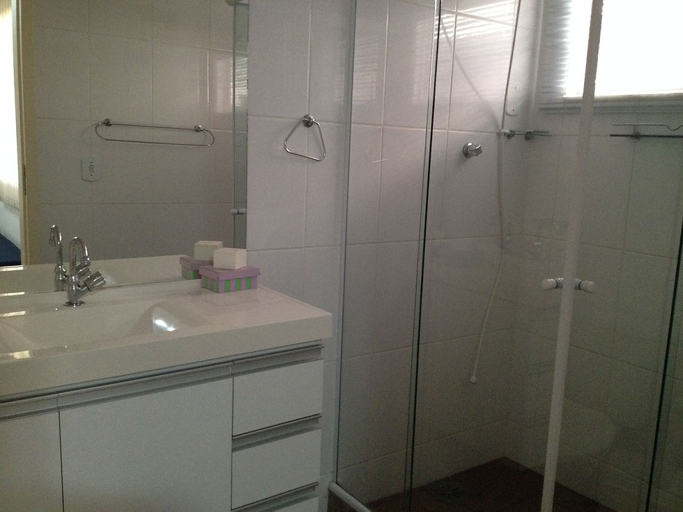 Banheiro_da_suíte_de_solteiro_2.JPG