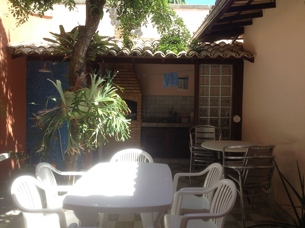 quintal e churrasqueira da casa.JPG