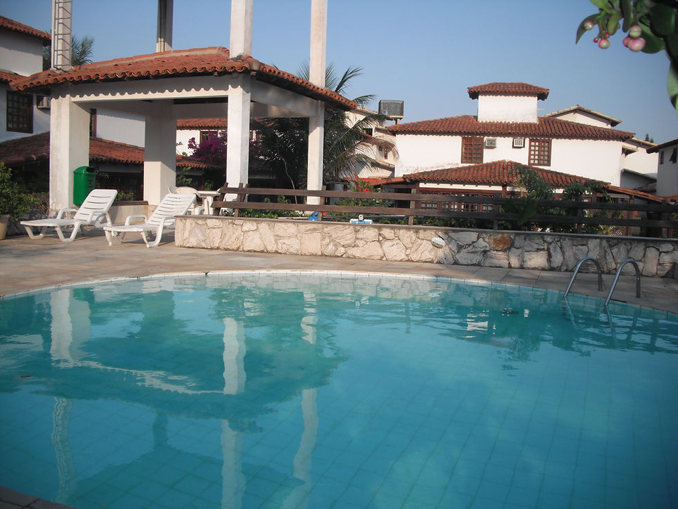 Piscina_do_condomínio.jpg