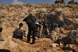 פתח מערת עבוד