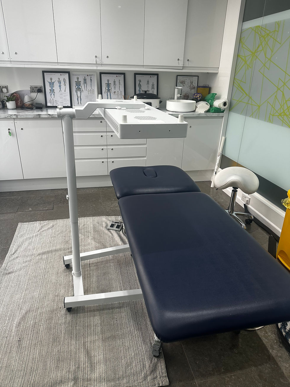 Miniatura: Red light panel over bed