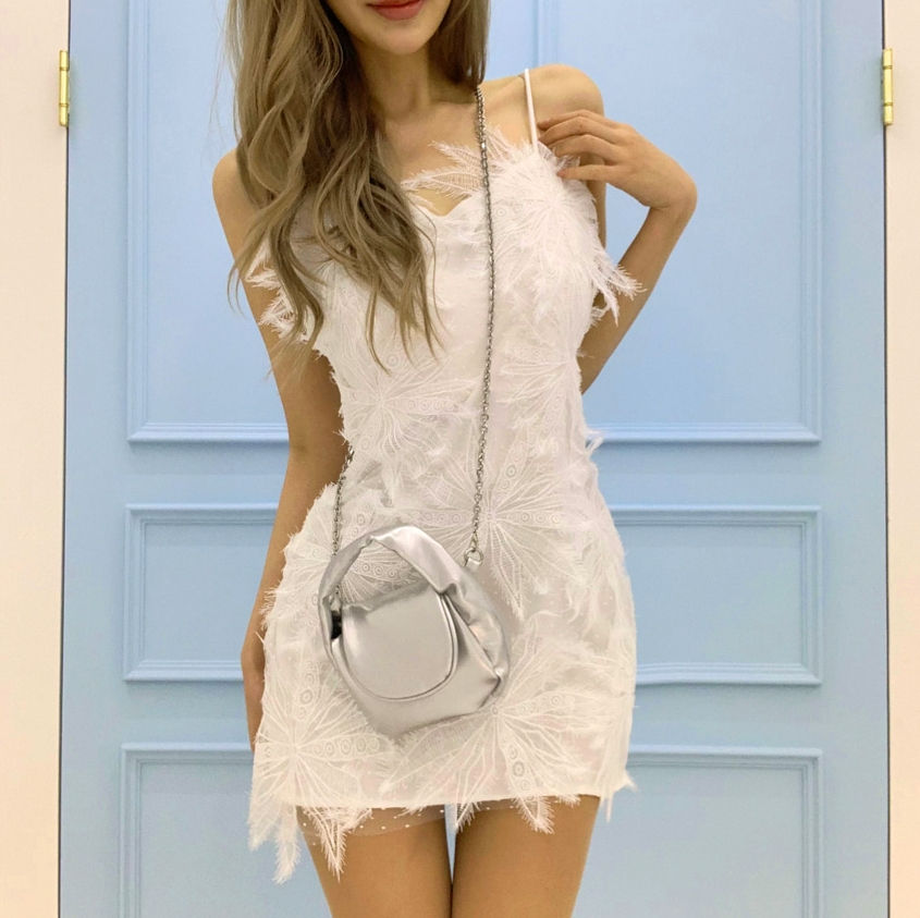 섬네일: 리프 자수 플레어 미니 원피스