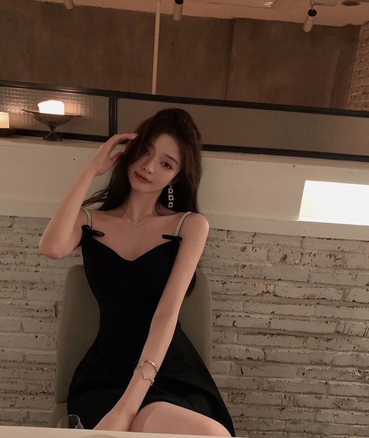 섬네일: 큐빅 스트랩 플래어 미니 원피스