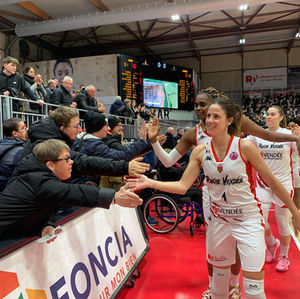 tape mains joueuses.jpeg