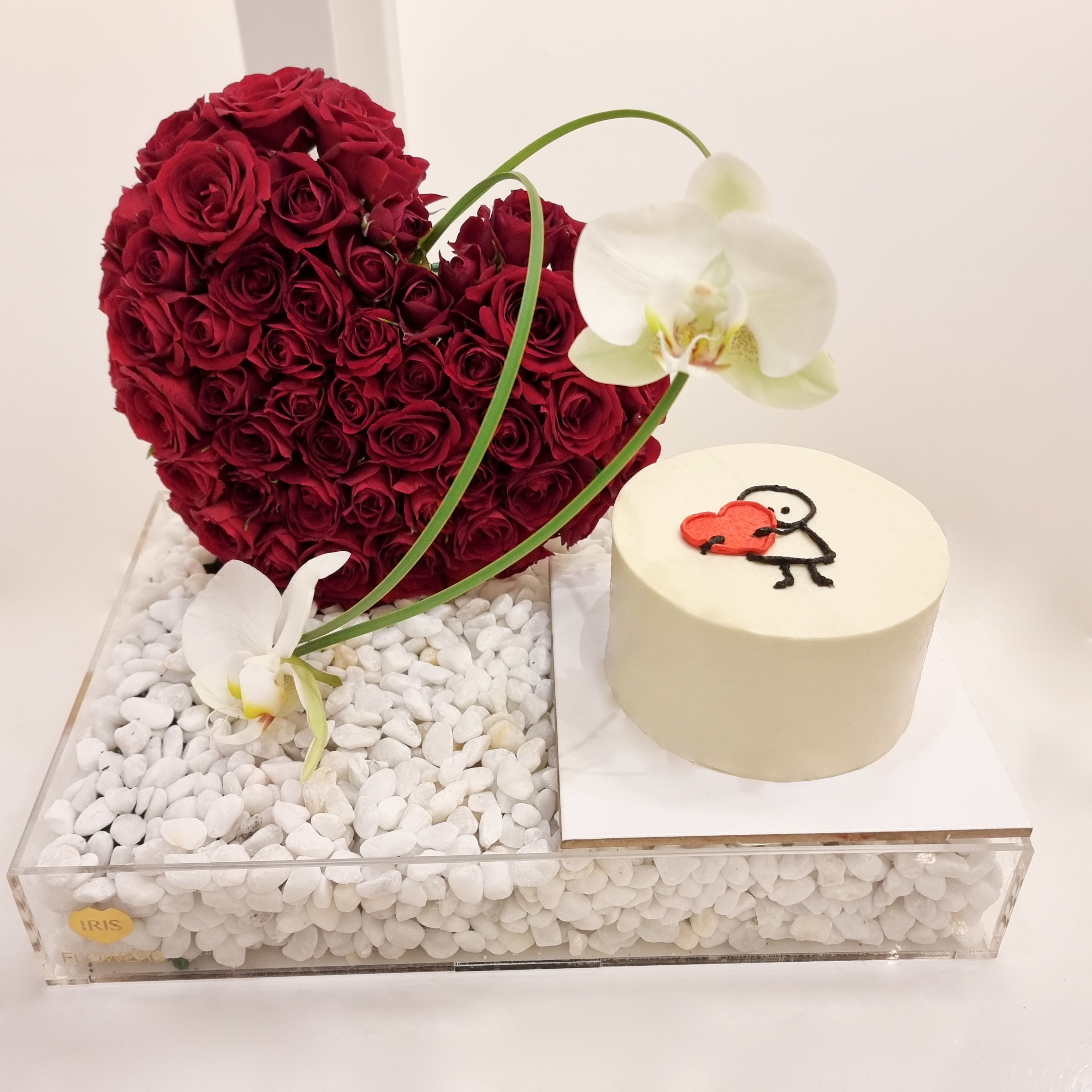 Roses heart with bento cake 