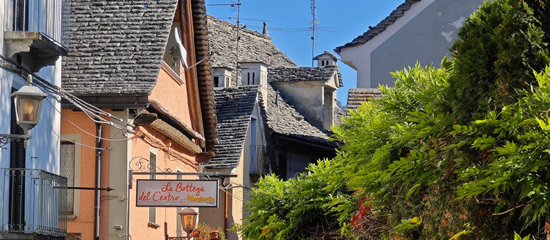 A friendly alpine village in the heart of Valle Vigezzo, Piedmont, with the only chimney sweep museum in Italy, a 150-year-old art school, the birthplace of Eau de Cologne, and a station on the scenic Centovalli railway between Locarno and Domodossola.
