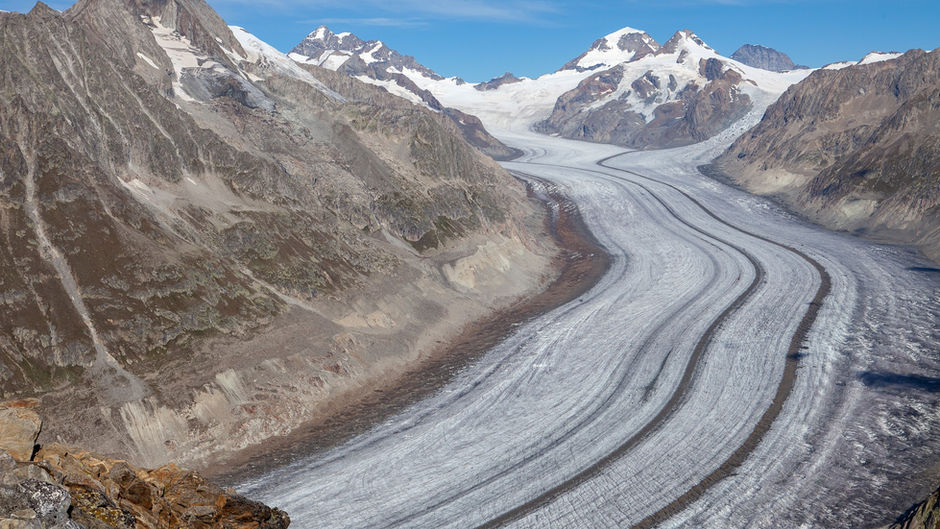 Discover the spectacular Great Aletsch Glacier (Grosser Aletschgletscher), a UNESCO World Heritage landscape in the Swiss Alps. Enjoy panoramic viewpoints, beautiful Alpine hiking trails, and guided excursions onto the glacier itself.