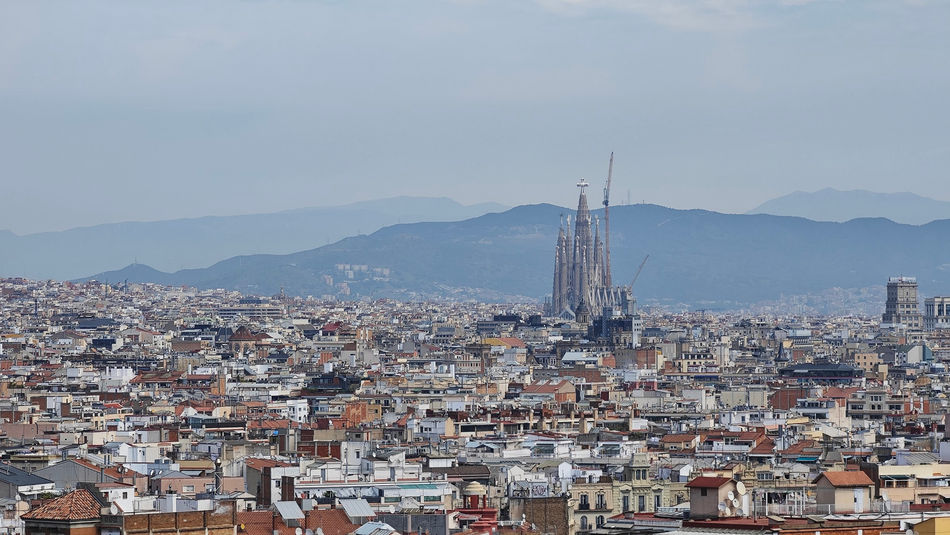 Barcelona by 4BTravelGuide.com