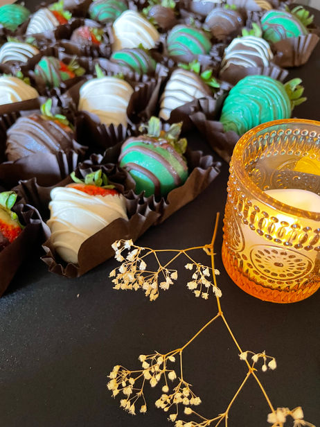 Wedding cake, cupcakes, cake balls, cheesecake & desserts