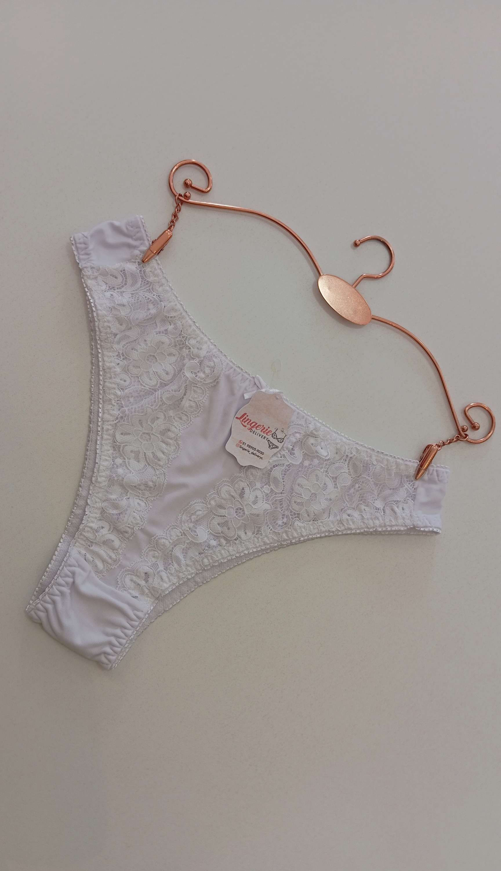 Calcinha de lycra com renda 