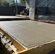 Scellant RF offre les services d'excavation, de coffrage et mise en place du béton. Pour du béton estampé, poli, fini au balais ou à l'éponge. Pour la ville de Québec, Stoneham, Valcartier, Lac-Beauport, Lac St-Joseph.