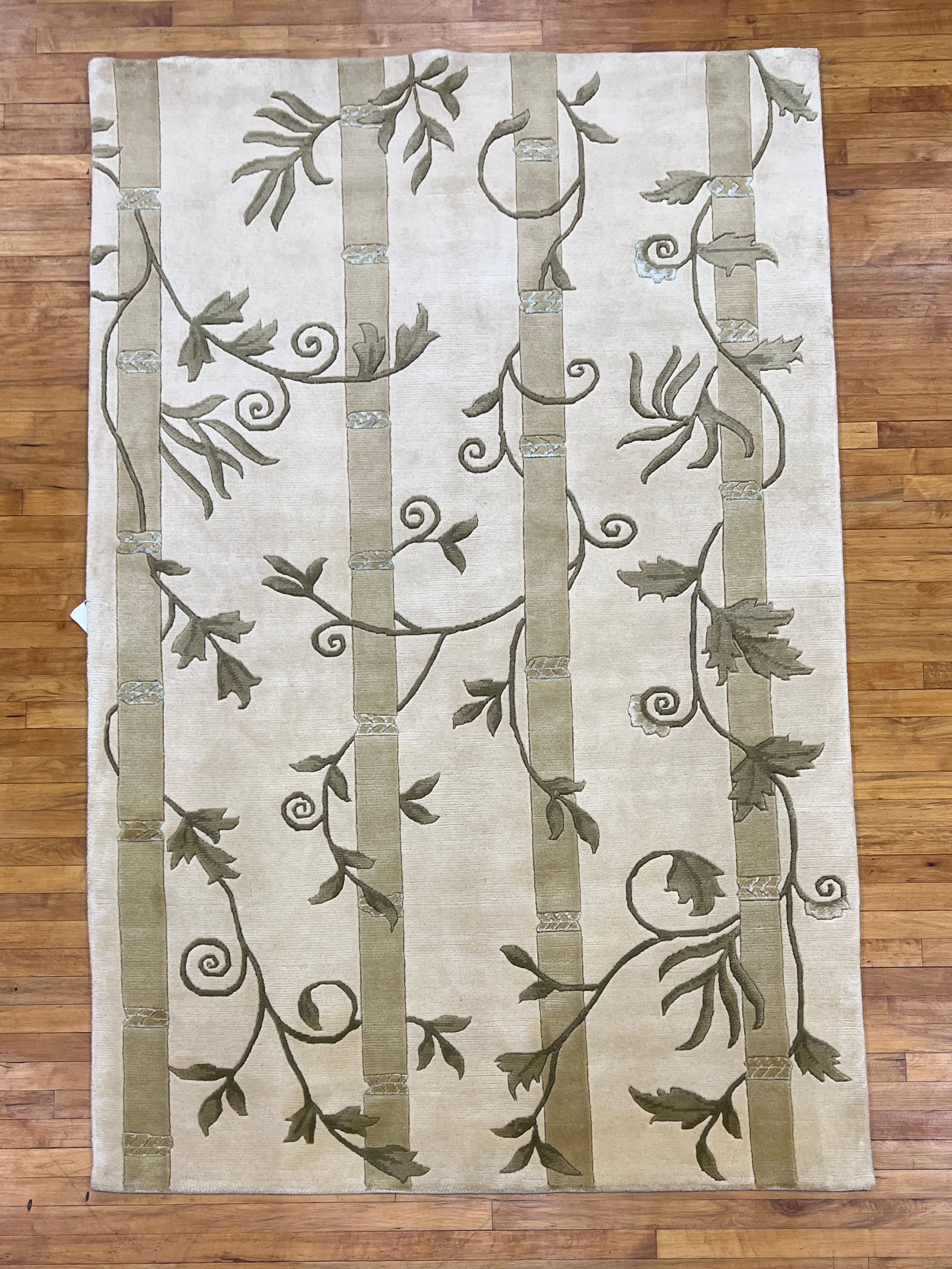 CREAM VINE 4' X 6' WOOL AREA RUG