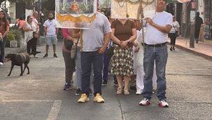 Comerciantes y el Sr. de Araró 2025