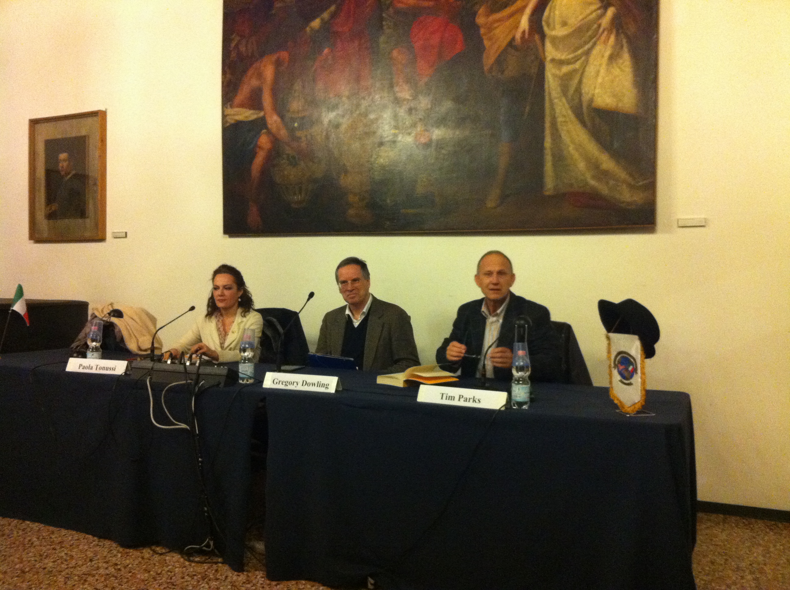 Paola_Tonussi,_Gregory_Dowling,_Tim_Parks,_Società_Letteraria_Verona_2013
