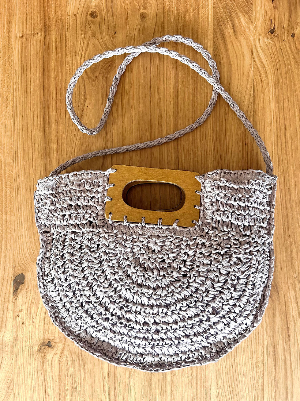 Borsa in Paglia con chiusura a cerniera e manico in legno 
