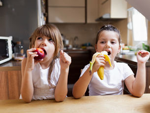 Tak Hanya Lezat, 6 Buah Ini Juga Kunci Pertumbuhan Anak yang Maksimal!
