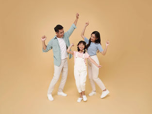 Biar Rumah Asik, Yuk Coba Menari dengan Anak!