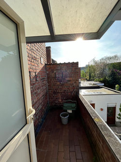 terras vóór de werken