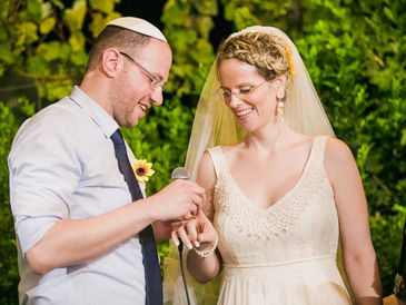 סיפורה של שמלה - שלומית