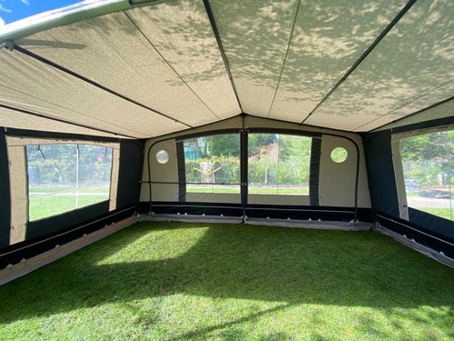 Isabella Commodore Size 13/14 (960-990cm) | Awning World
