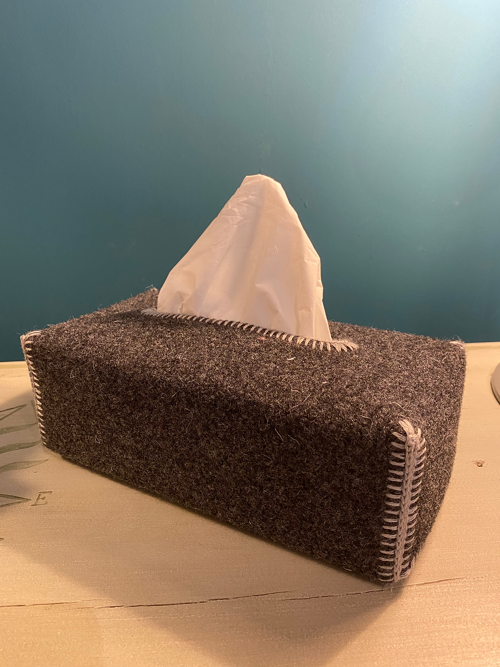 Thumbnail: Boite à mouchoirs en feutrine