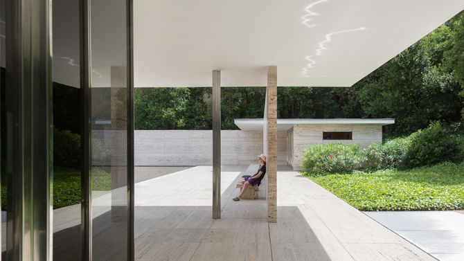 Mies van der Rohe: el recorrido libre y la atemporalidad
