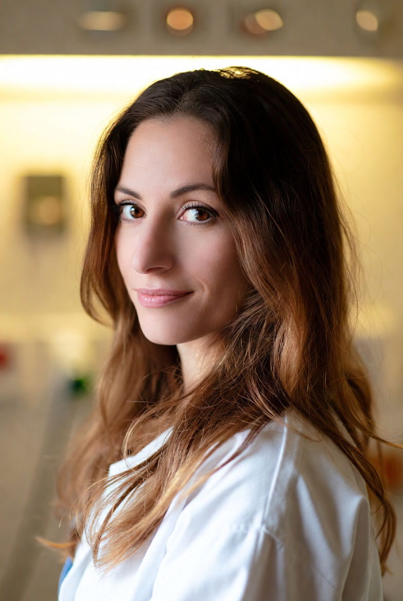 Water-Based vs Silicone-Based Lubricants: Choosing the Right Option for Vaginal Dryness