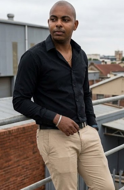 PROFIL - STEPHEN.jpg