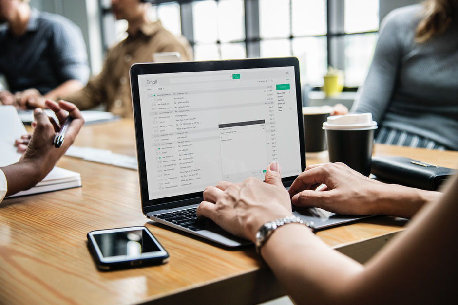 3 MUSTS WHEN HIRING YOUR SOCIAL MEDIA EXPERT